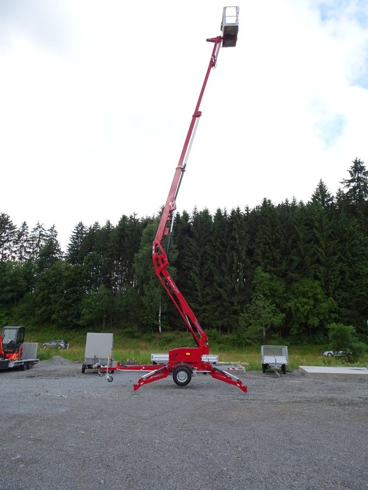 Anhänger Arbeitsbühne Hubsteiger Arbeitshöhe mieten in Konzell – 2