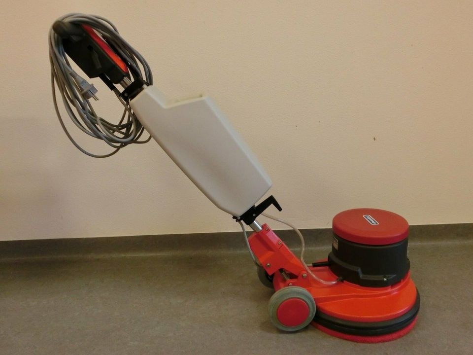 Reinigungsmaschine Scheuermaschine Putzmaschine mieten in Konzell