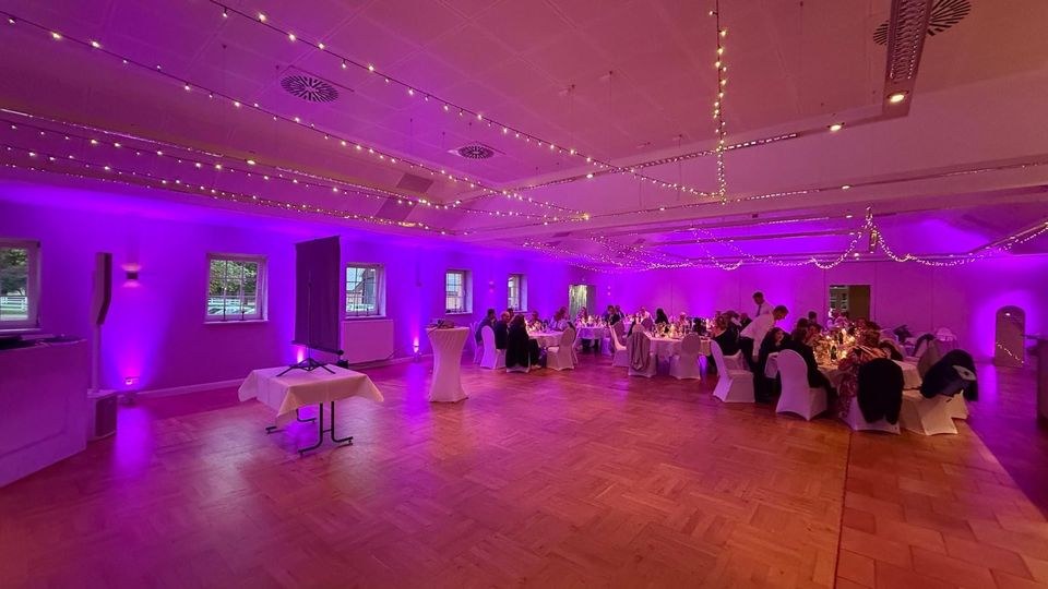APE LABS LICHT N mieten in Wasbek – Atmosphäre auf Knopfdruck