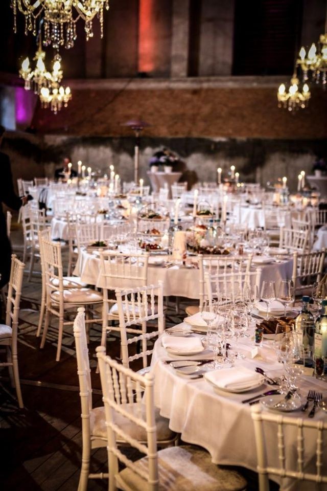 Chiavari Crossback Klappstühle weiß mieten bei KIEKS Partyverleih – 4