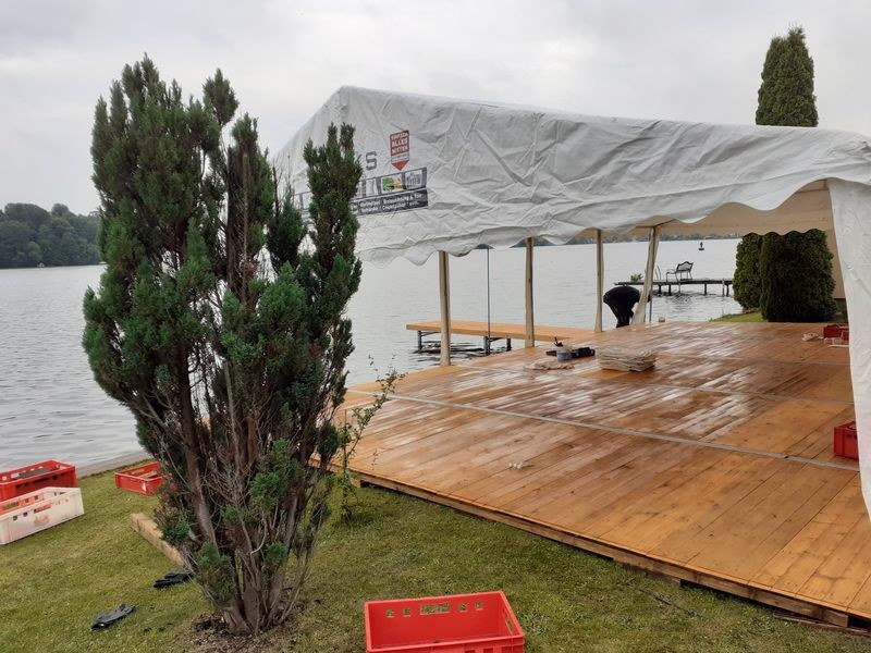 Zeltboden Tanzboden mobilen Holzboden Partyzelt mieten in Elsterwerda – 2