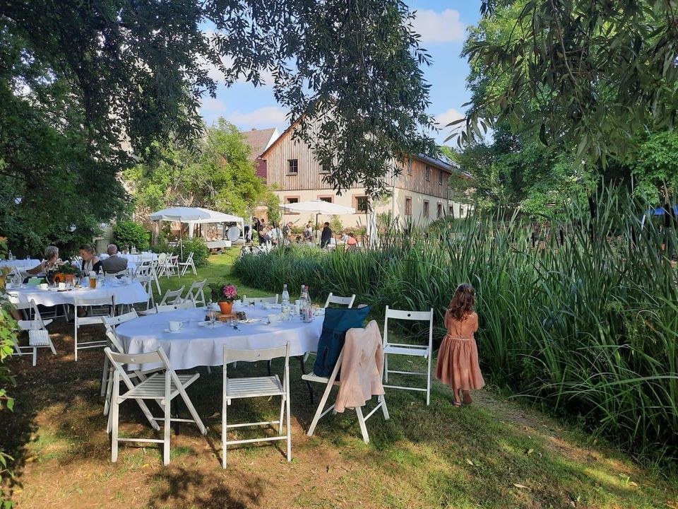 Sonnenschirm Sonnenschutz mieten in Elsterwerda – Sitzplätze für alle – 3