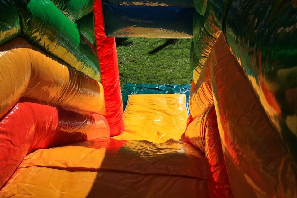 Hüpfburg Multiplay Happy mieten in Crostwitz – Hüpfspaß für jede Feier – 2