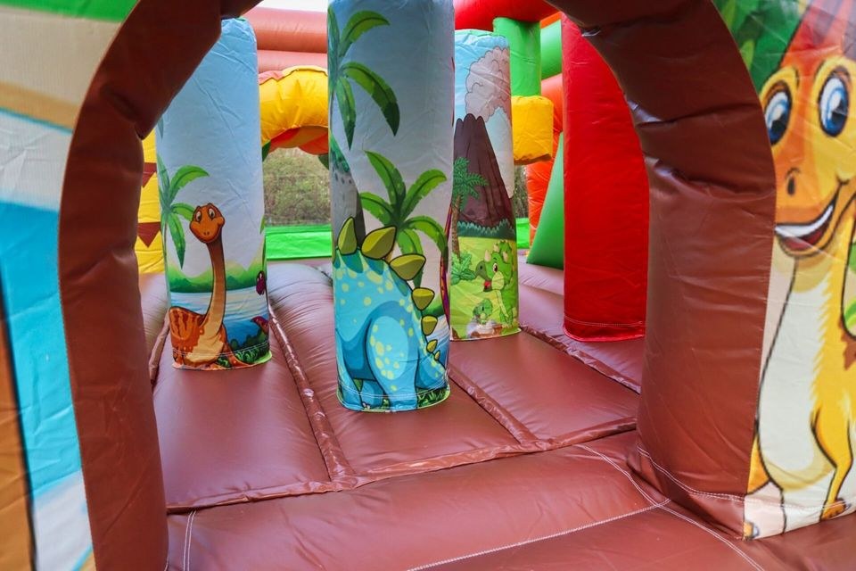 Hüpfburg Multiplay Dino World mieten in Crostwitz – 4
