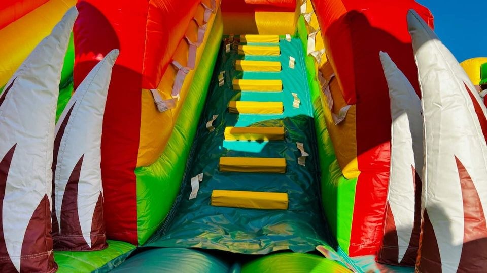 Hüpfburg Jurassic Jump Rutsche Multiplay mieten in Crostwitz – 4