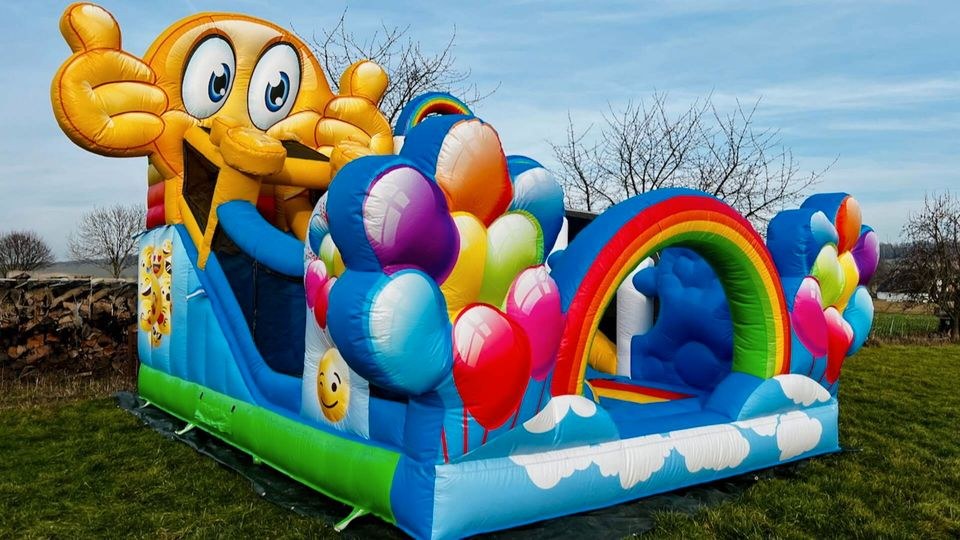 Hüpfburg Rutsche Kletterwand Multiplay mieten in Crostwitz