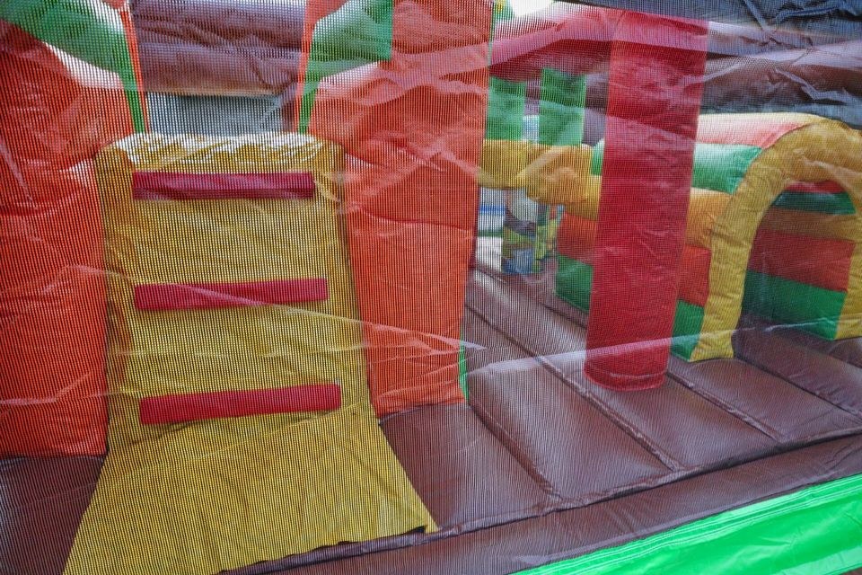 Hüpfburg Multiplay Dino World mieten in Crostwitz – 3