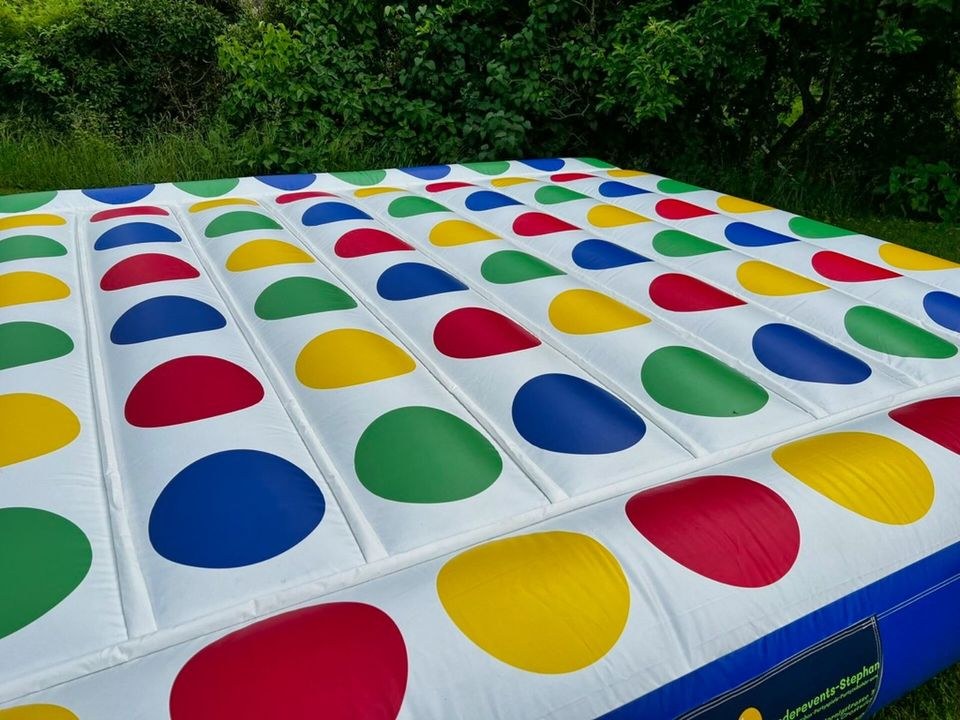 Partyspiele Twister 3D mieten in Crostwitz – für Kinderfest & Feier – 2