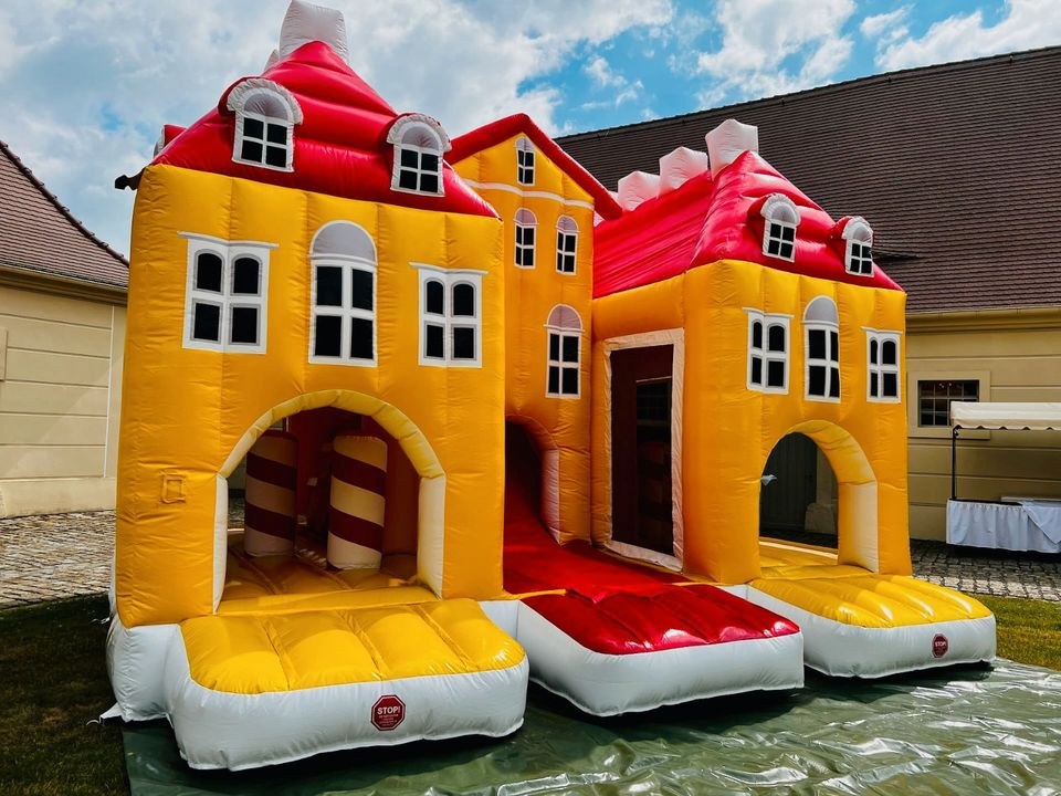 Hüpfburg Royal Palace Schloß Rutsche Multiplay mieten in Crostwitz – 2