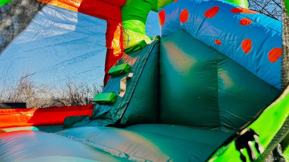 Hüpfburg Little Jungle klein Rutsche mieten in Crostwitz – 4
