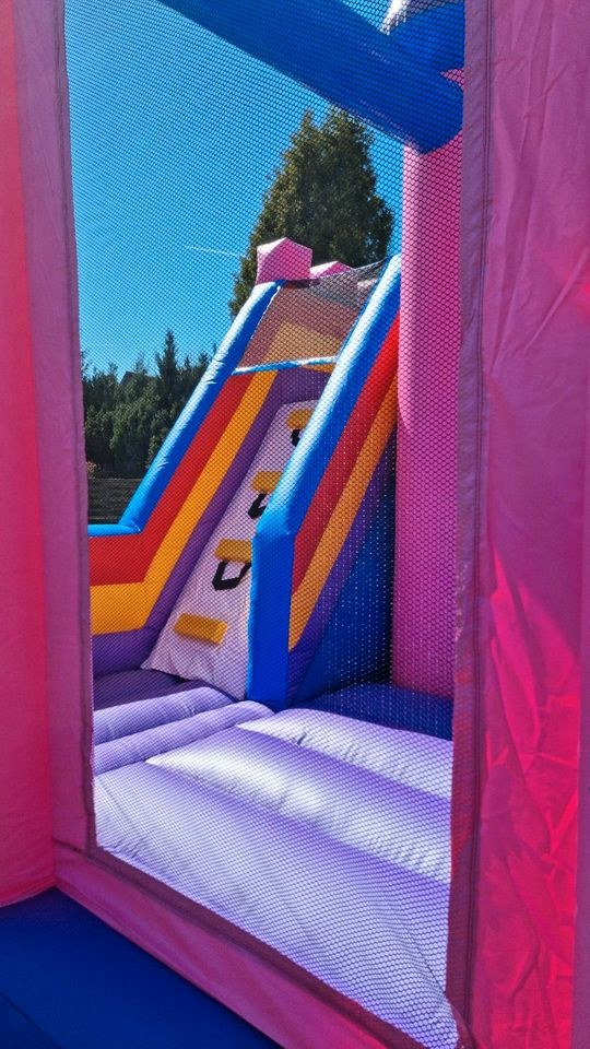 Kurzfristig buchbar Hüpfburg Pink Schloss mieten bei Klassen
