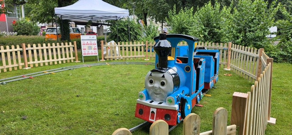 Kinderkarussell Kindereisenbahn mieten bei Kramer Events