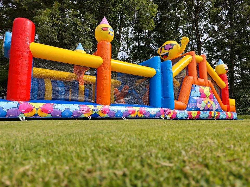 Hüpfburg Mega Emoji Parcours mieten bei Kramer Events