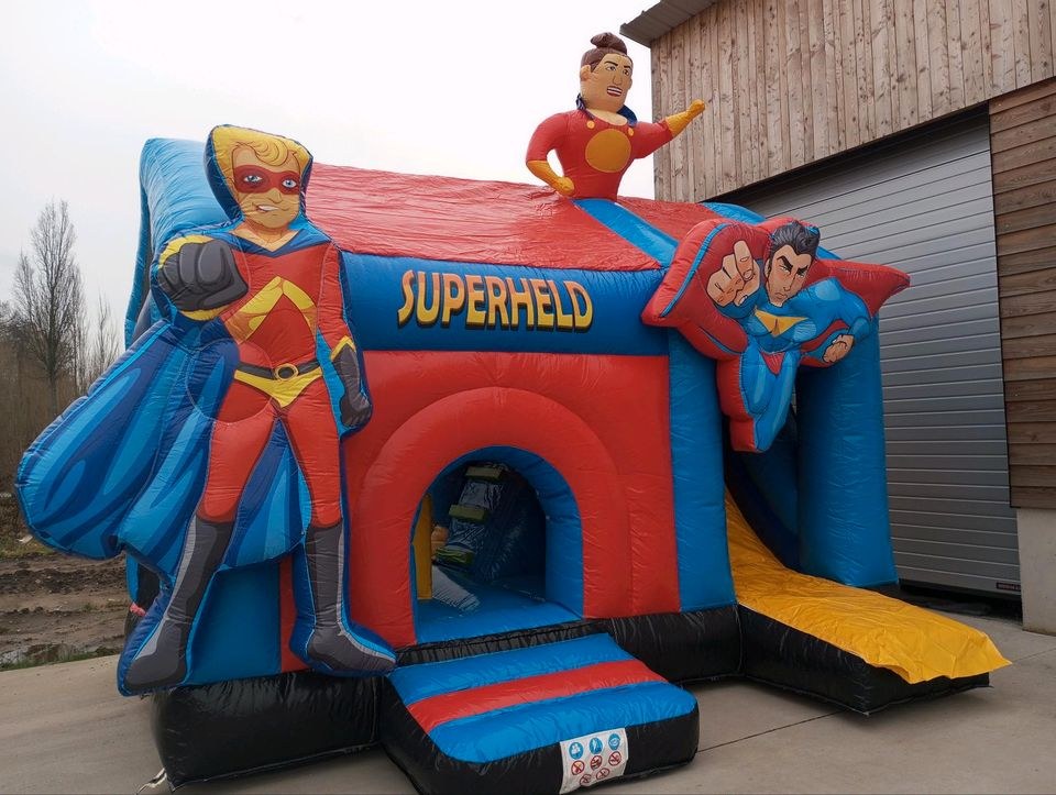 Hüpfburg Superheld Rutsche mieten bei Kramer Events