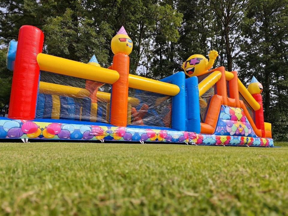 Hüpfburg Mega Emoji Parcours mieten bei Kramer Events – 2