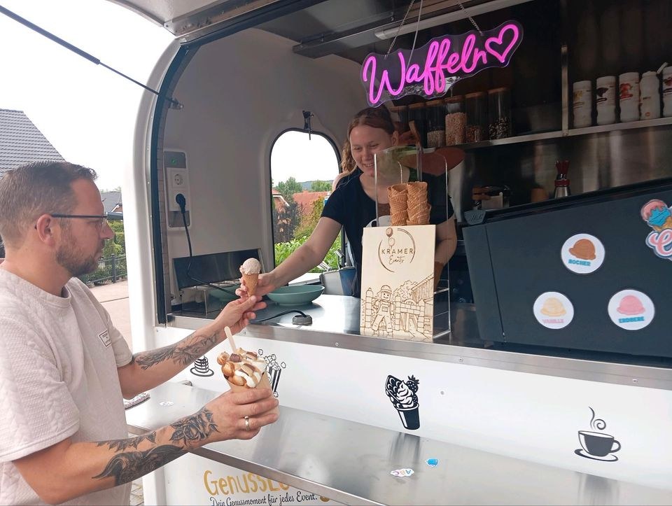 Eiswagen Softeiswagen buchen mieten bei Kramer Events