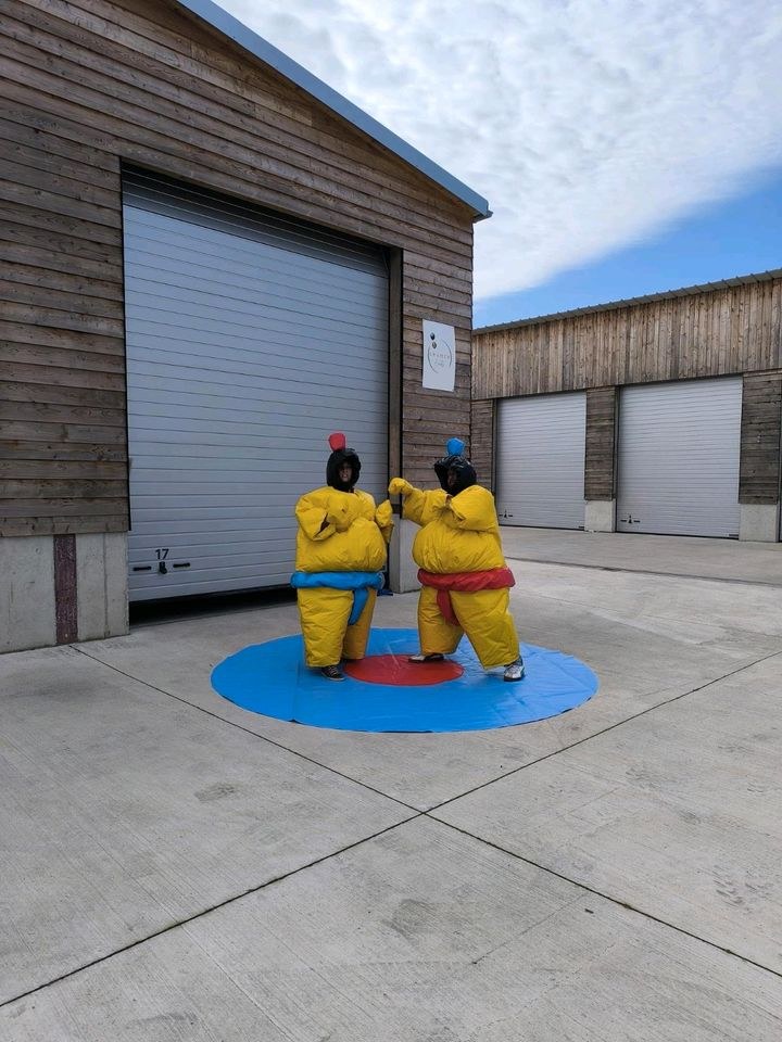 Sumo Ringer Anzüge mieten bei Kramer Events – 4