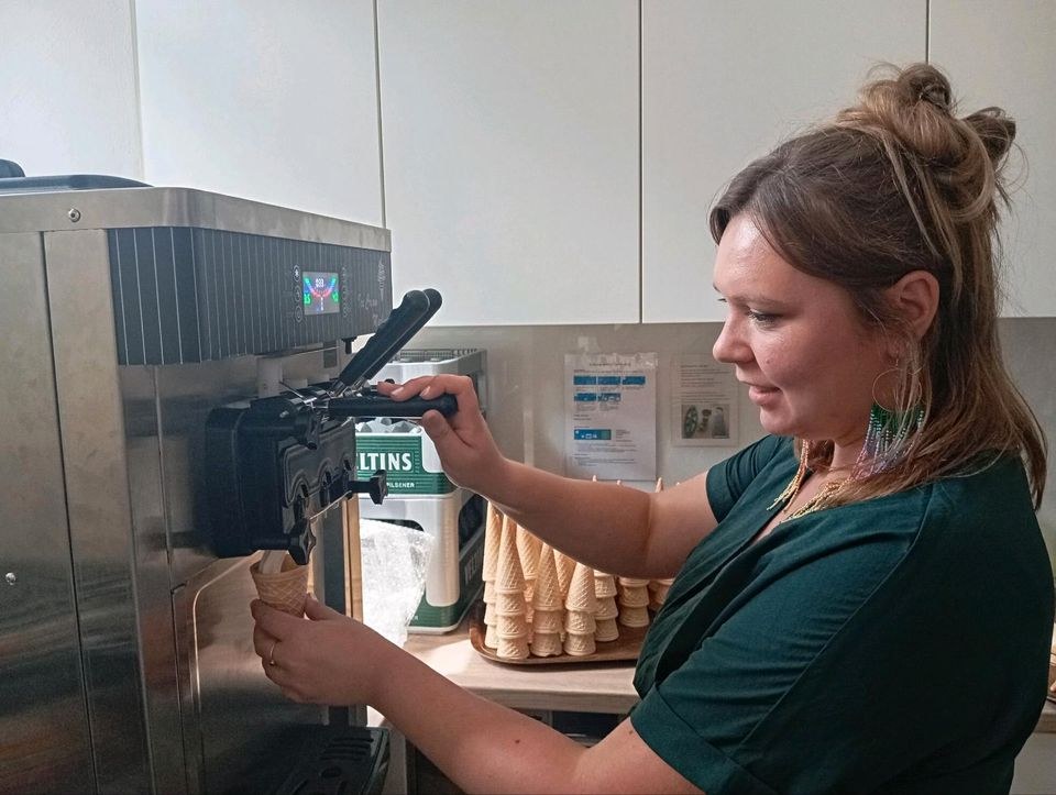 Softeismaschine mieten bei Kramer Events – Gastro-Küche auf Zeit – 4