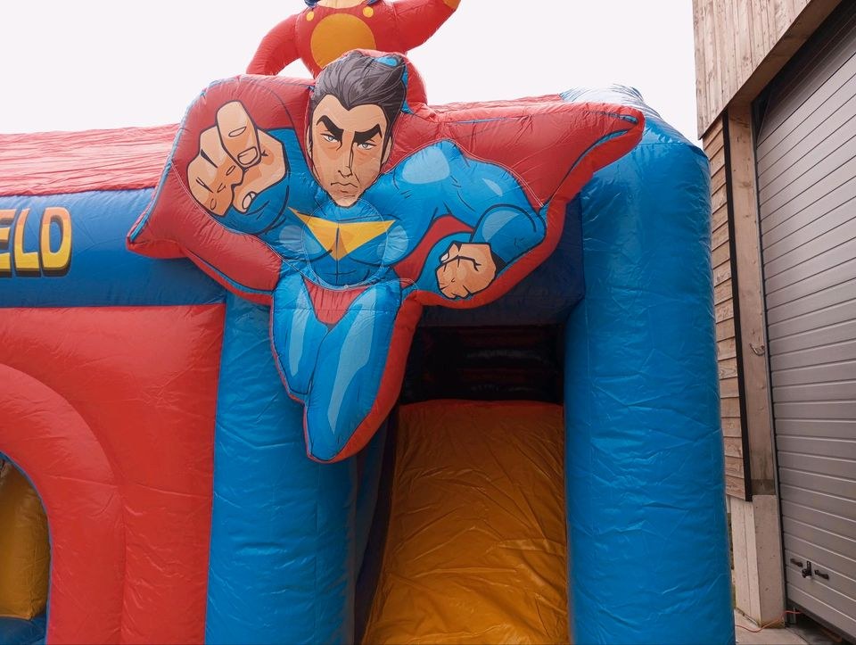 Hüpfburg Superheld Rutsche mieten bei Kramer Events – 4