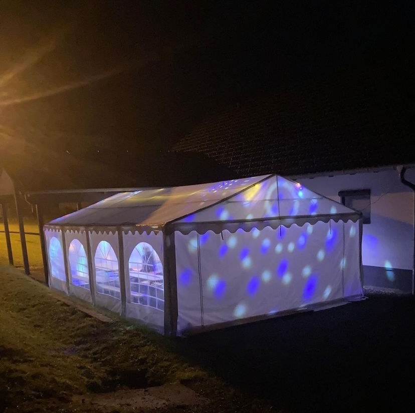 Großes Partyzelt 5x8m mieten bei Kutzer Vermietung – für jedes Wetter