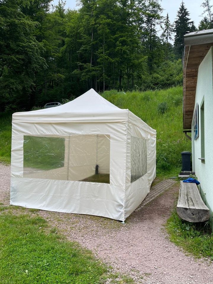 Faltpavillon Partyzelt 3x6m mieten in Suhl – in Minuten aufgebaut – 3