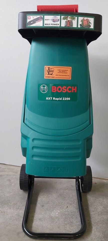 Häcksler Bosch mieten bei André Lommatzsch – für Ast- & Heckenschnitt