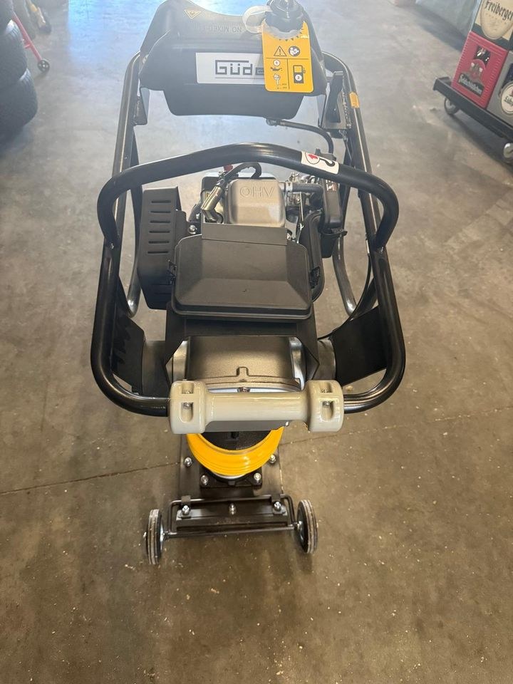 Vibrationsstampfer mieten in Grumbach – für Gräben & enge Stellen
