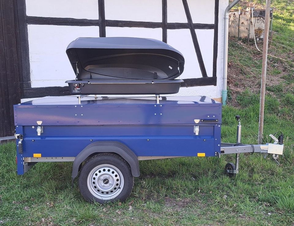 Anhänger 750 kg geschlossen Dachbox mieten bei Leih-Zeit