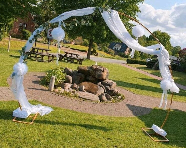Traubogen Blumenbogen Hochzeitsbogen mieten in Ahlefeld-Bistensee