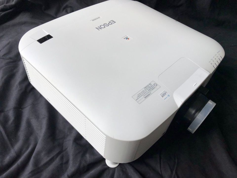 Projektor Beamer Full HD 10.000Lumen Laser mieten in Kissing – 2