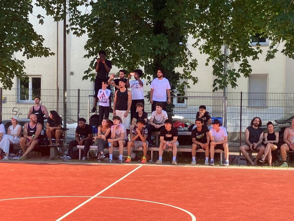 Tribüne Sitzfläche Basketball mieten in Kissing – Spiel & Spaß – 4