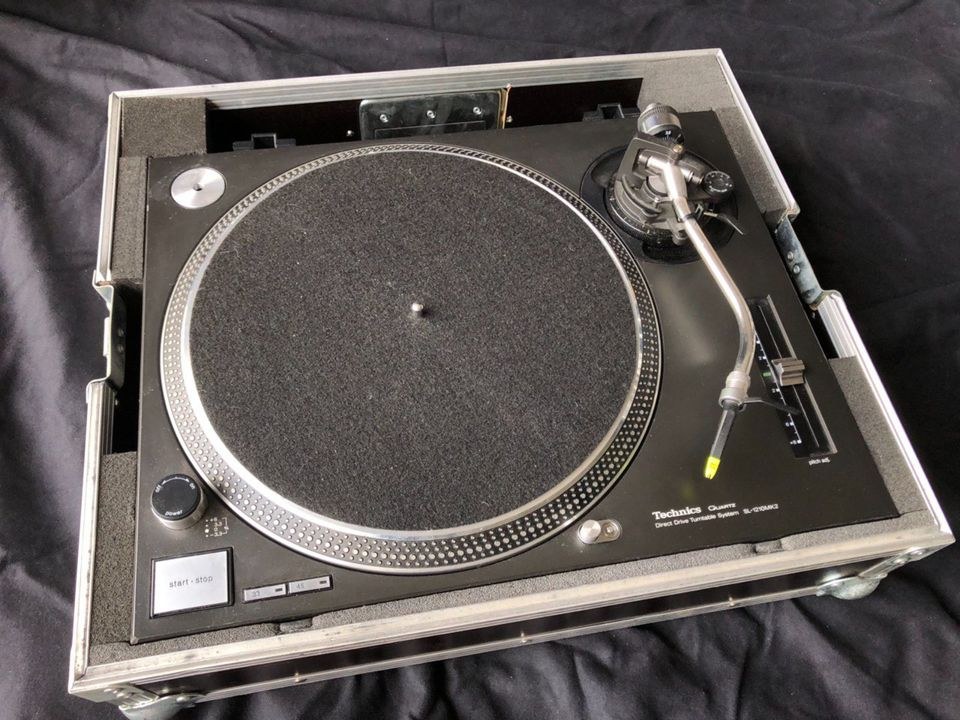 Technics 1210 MKII mieten in Kissing – Sound, der ankommt – 2