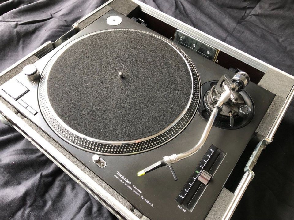 Technics 1210 MKII mieten in Kissing – Sound, der ankommt
