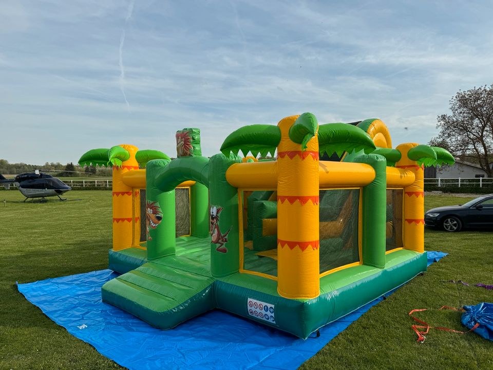 Hüpfburg Jungle Rutsche Kühlanhänger Eventbedarf mieten – 2