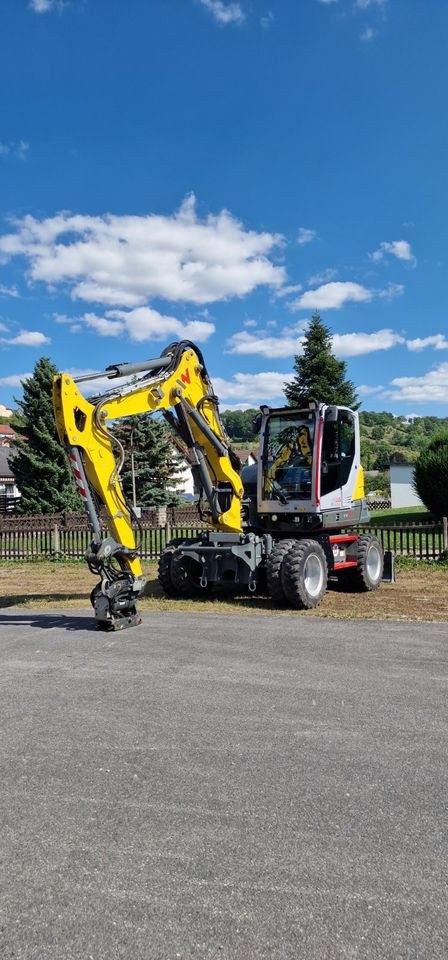 Mobilbagger EW100 2 10 t inkl Löffelpaket mieten bei LLS Mietpark – 3