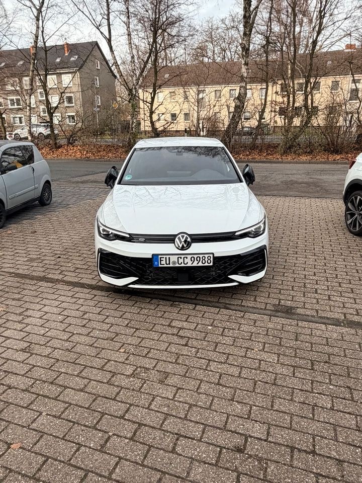 Auto VW GOLF 8 mieten bei Lutz Mobility – fair mieten