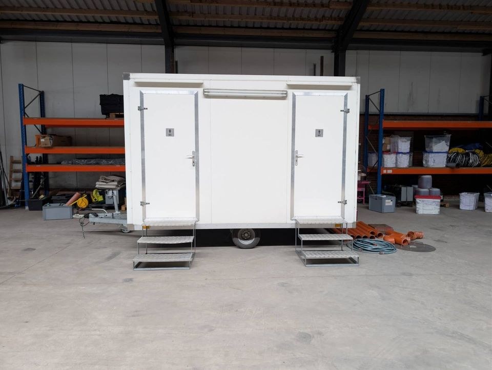 Toilettenwagen mieten bei M&M Event – für Baustelle & Fest