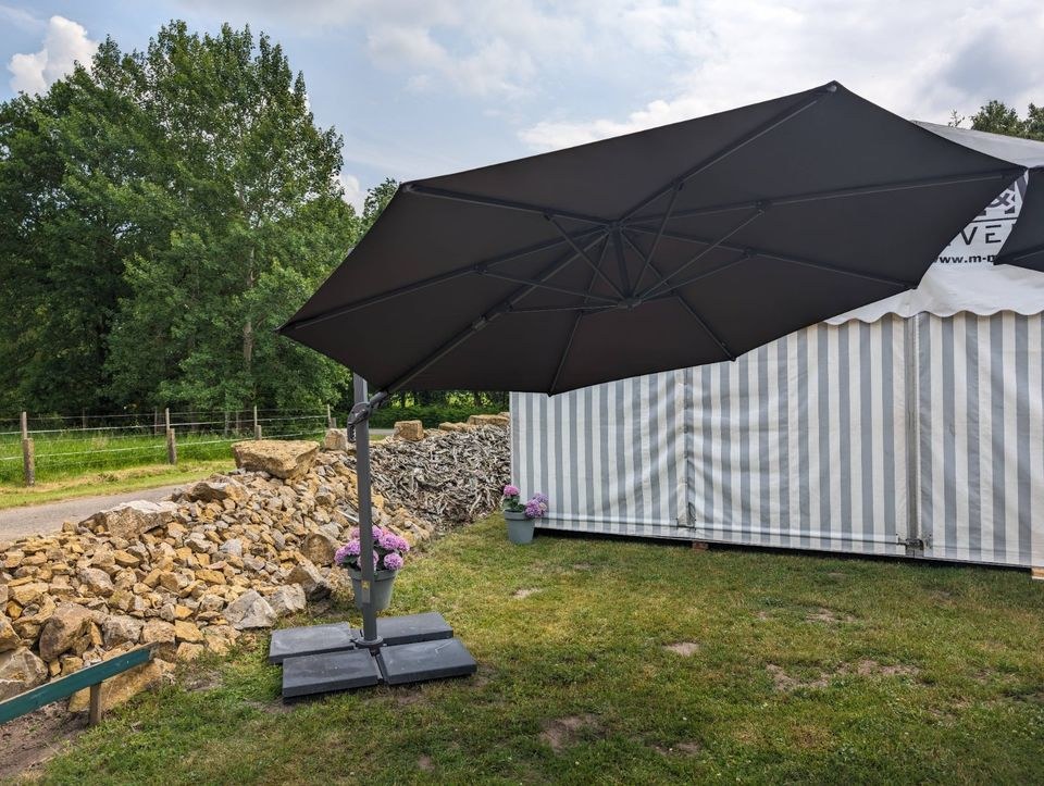 Sonnenschirme Ampelschirme 350x350cm mieten bei M&M Event – 2