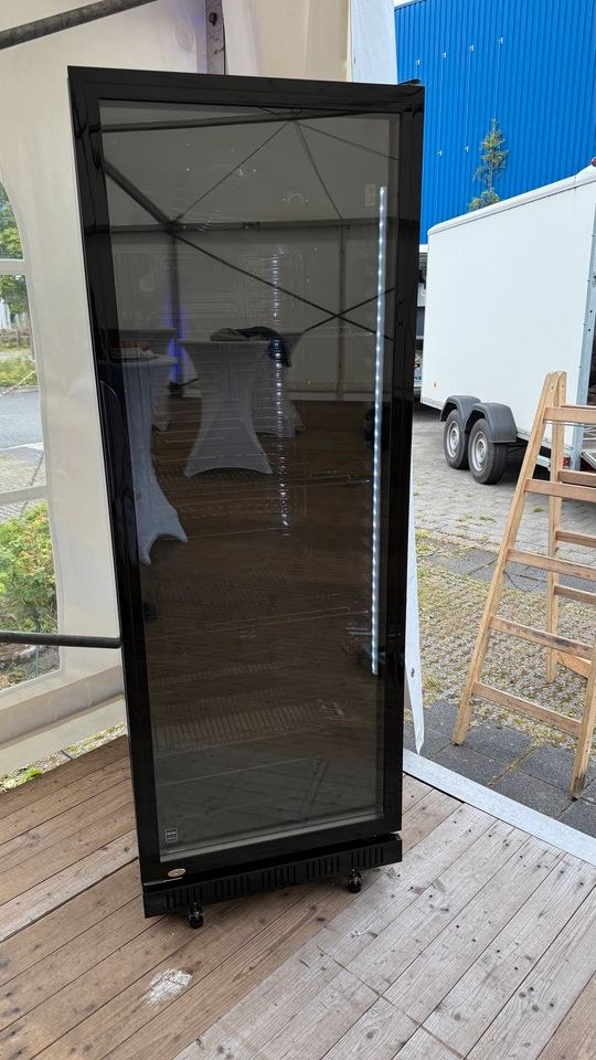 Kühlschrank mieten bei M&M Event – Getränke kalt für alle – 2