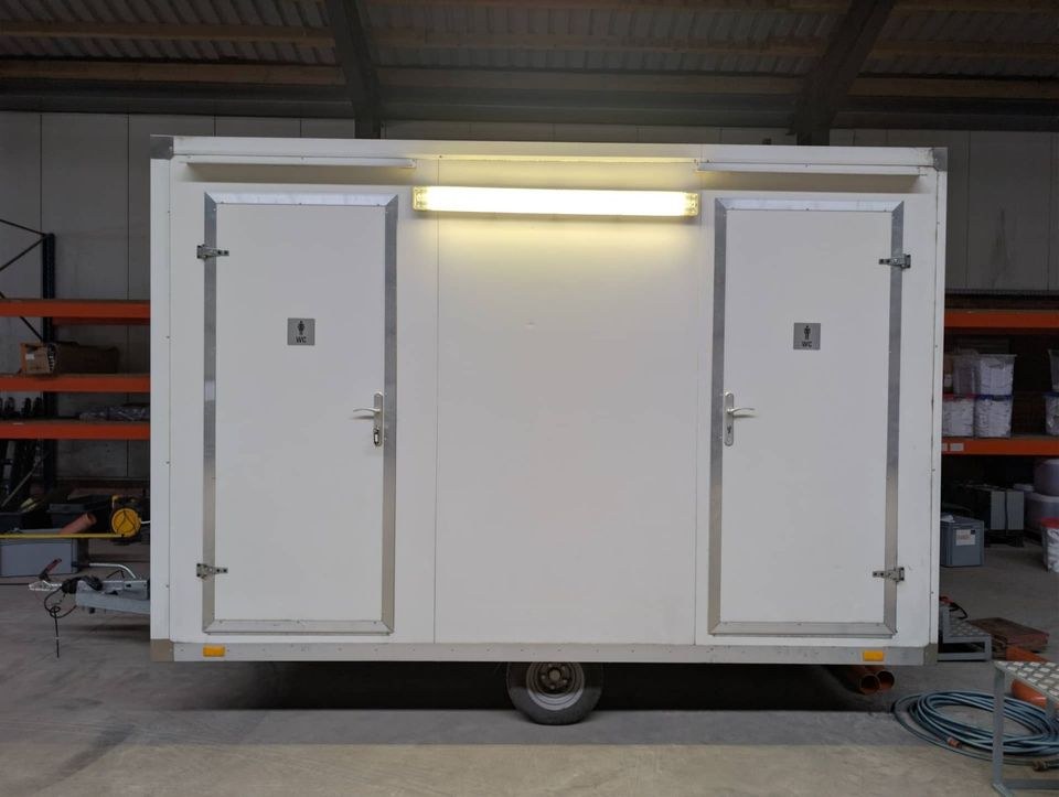 Toilettenwagen mieten bei M&M Event – für Baustelle & Fest – 3