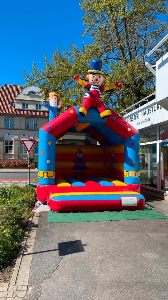 Hüpfburg Clown mieten bei M&M Event – Hüpfspaß für jede Feier – 3