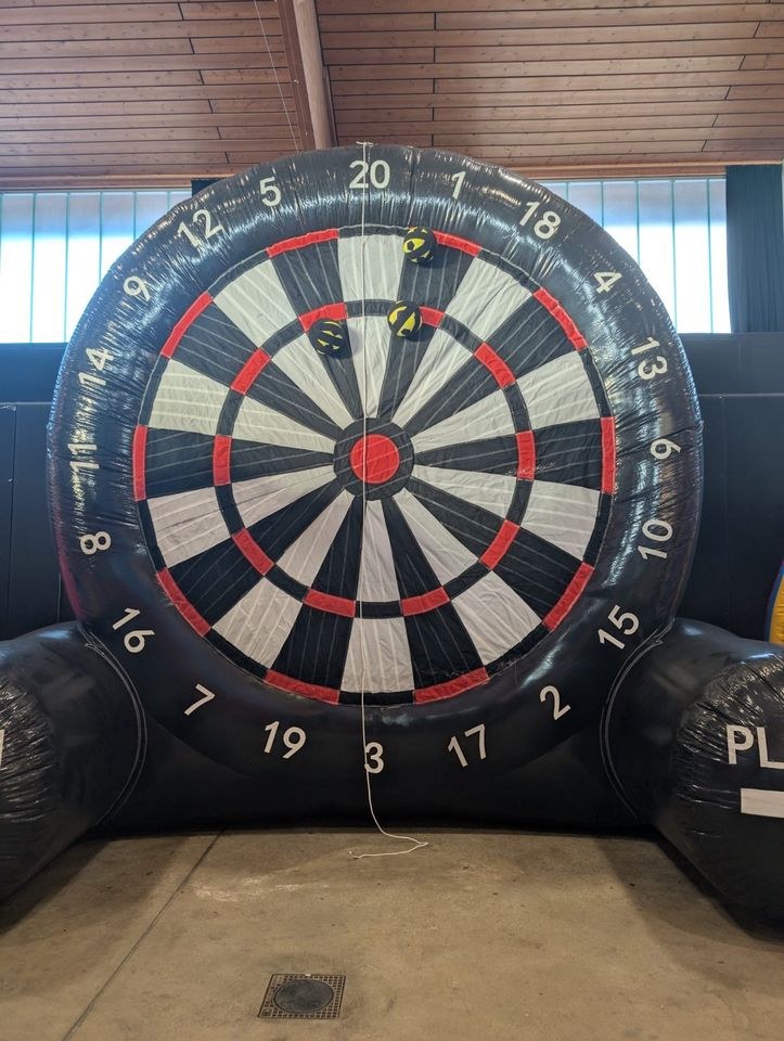 XXL Fußballdart 4,4m x 5,2m Hüpfburg Eventmodul mieten bei M&M Event