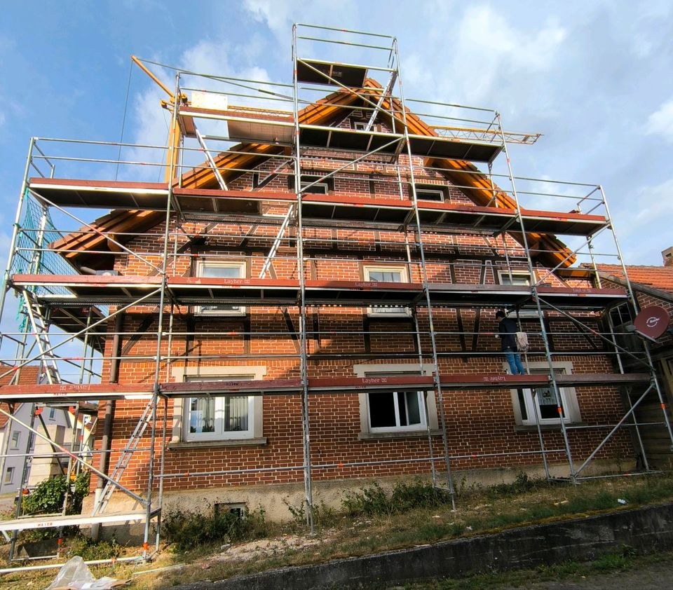 Baugerüst Fassadengerüst Dachgerüst Layher mieten in Mehrstetten