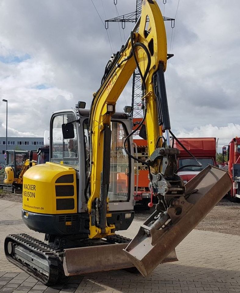 Minibagger 3,7Bagger mieten bei Mann Baumaschinen Rechtsform – 4