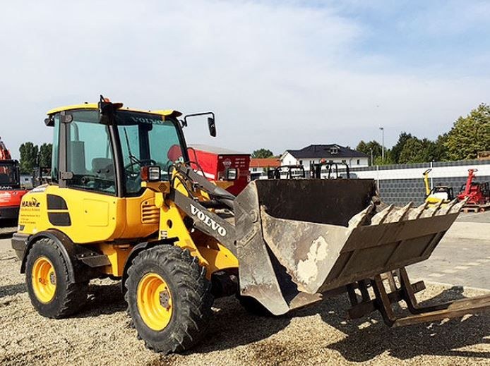 Radlader Volvo L25F mieten bei Mann Baumaschinen Rechtsform – 3
