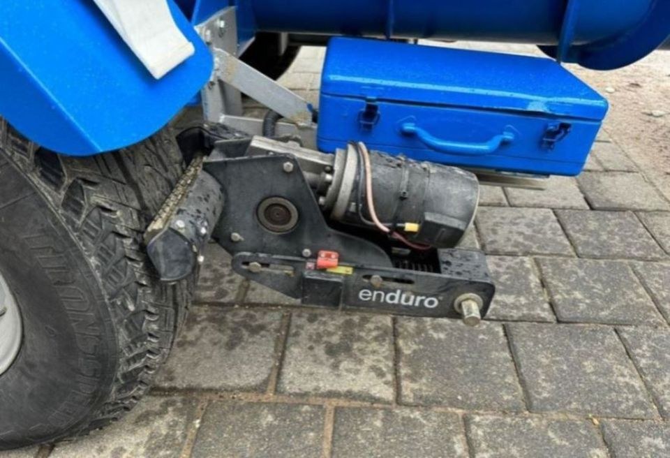 Anhänger Hebebühne Arbeitsbühne mieten in Lahr (Schwarzwald) – 4