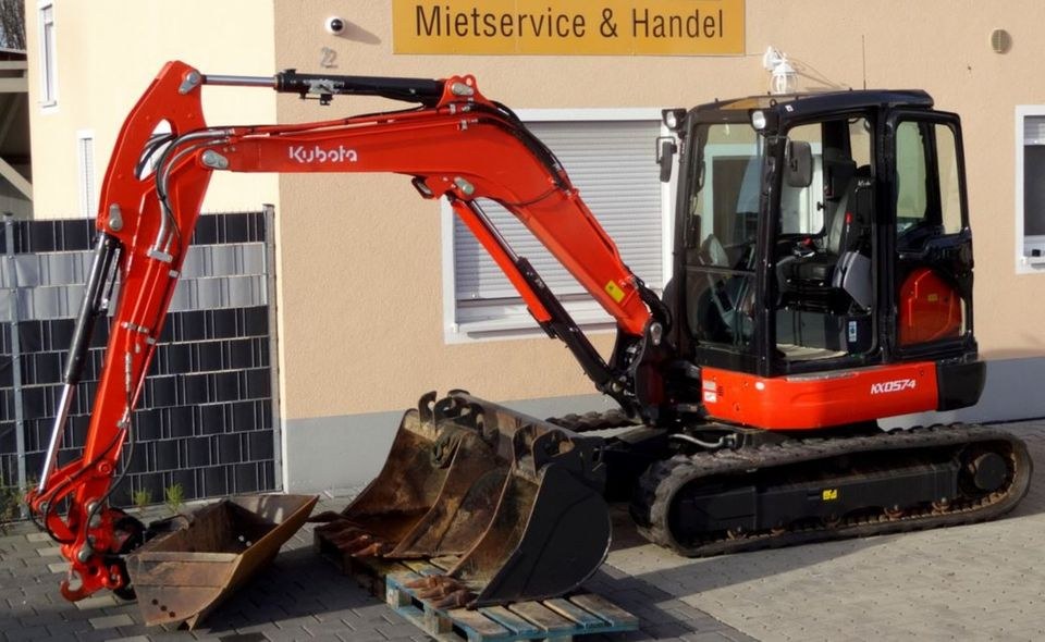Bagger Kubota 5,5t mieten bei Mann Baumaschinen Rechtsform