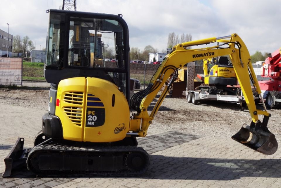 Minibagger Bagger 2,6t mieten bei Mann Baumaschinen Rechtsform
