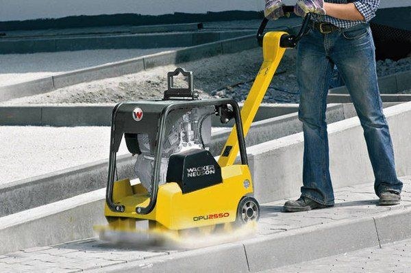 Vibrationsplatte Rüttelplatte Rüttler 166 kg mieten in Gevelsberg – 3