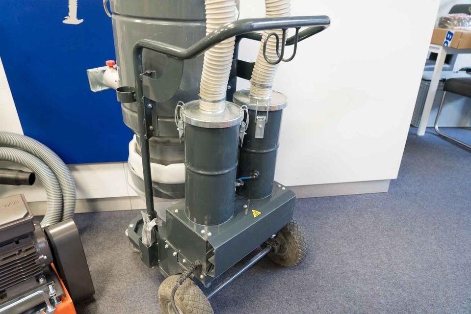 Betonfräse Estrichfräse Absaugeinheit mieten in Gevelsberg – 4